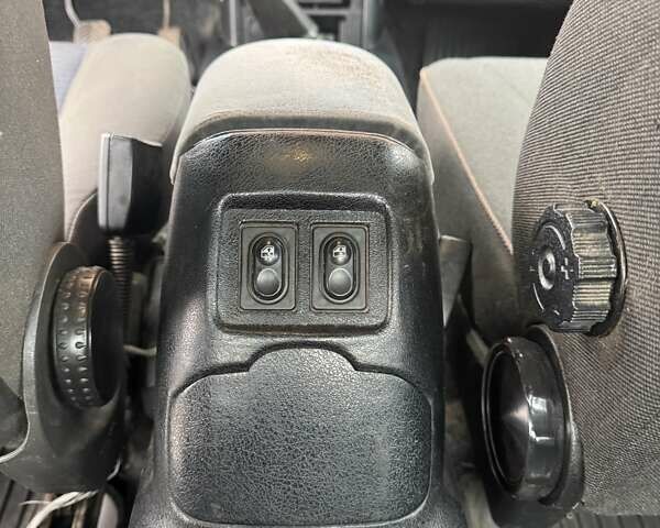 Серый ГАЗ 31105 Волга, объемом двигателя 2.43 л и пробегом 120 тыс. км за 1700 $, фото 24 на Automoto.ua