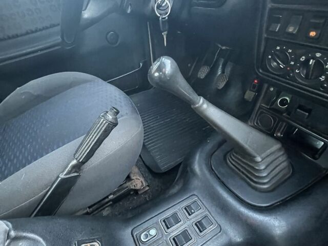 Сірий ГАЗ 31105 Волга, об'ємом двигуна 2.3 л та пробігом 125 тис. км за 2150 $, фото 12 на Automoto.ua