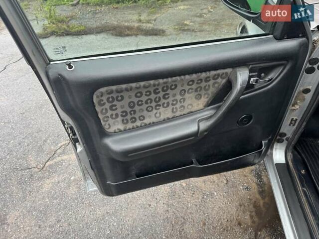 Серый ГАЗ 31105 Волга, объемом двигателя 2.43 л и пробегом 120 тыс. км за 1700 $, фото 18 на Automoto.ua