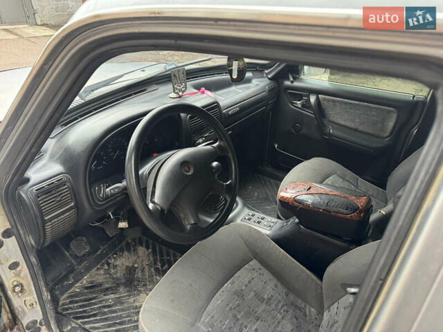 Сірий ГАЗ 31105 Волга, об'ємом двигуна 2.29 л та пробігом 300 тис. км за 800 $, фото 9 на Automoto.ua