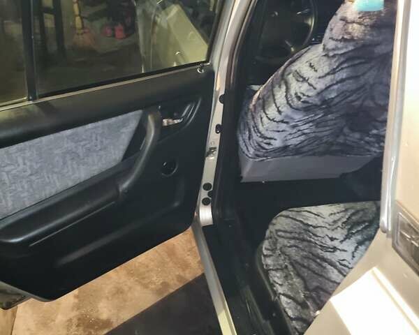 Серый ГАЗ 31105 Волга, объемом двигателя 2.29 л и пробегом 84 тыс. км за 2800 $, фото 15 на Automoto.ua