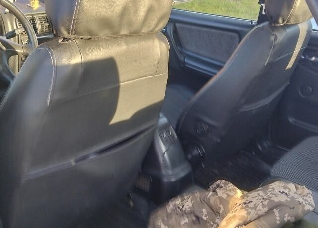 Сірий ГАЗ 31105 Волга, об'ємом двигуна 2 л та пробігом 17 тис. км за 2000 $, фото 7 на Automoto.ua