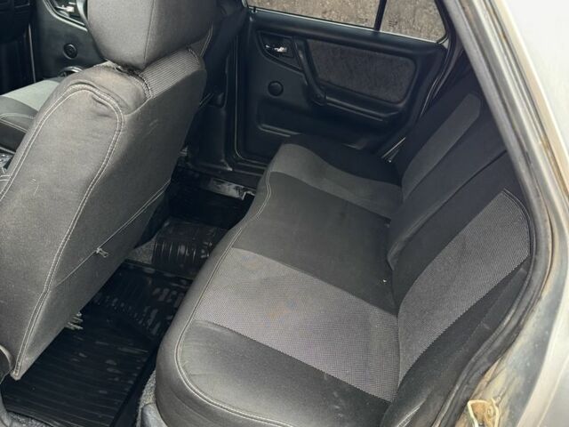 Серый ГАЗ 31105 Волга, объемом двигателя 2.3 л и пробегом 190 тыс. км за 1150 $, фото 9 на Automoto.ua