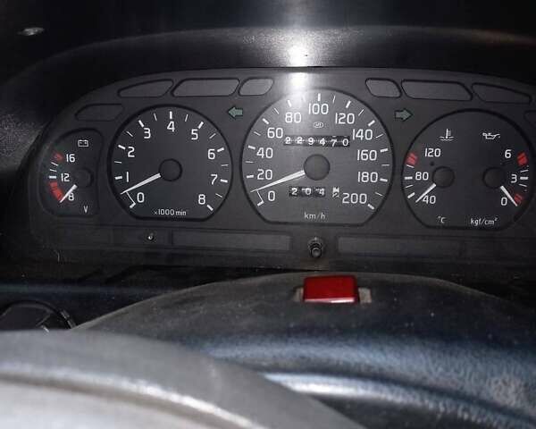 Серый ГАЗ 31105 Волга, объемом двигателя 2.5 л и пробегом 229 тыс. км за 2000 $, фото 14 на Automoto.ua