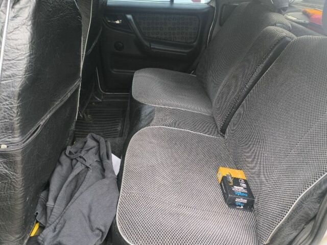 Сірий ГАЗ 31105 Волга, об'ємом двигуна 2.3 л та пробігом 170 тис. км за 1100 $, фото 6 на Automoto.ua