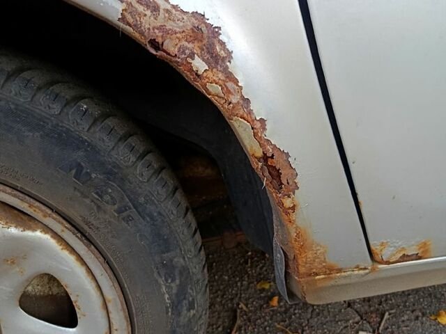 Сірий ГАЗ 31105 Волга, об'ємом двигуна 2.2 л та пробігом 141 тис. км за 2000 $, фото 4 на Automoto.ua