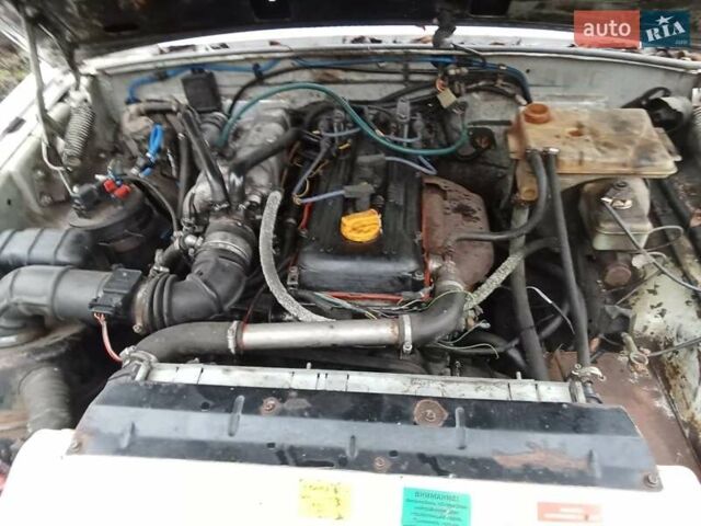 Сірий ГАЗ 31105 Волга, об'ємом двигуна 2.3 л та пробігом 140 тис. км за 1250 $, фото 8 на Automoto.ua