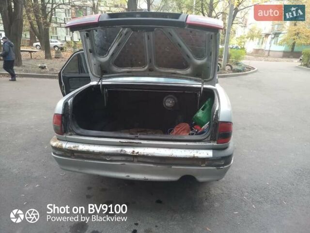 Серый ГАЗ 31105 Волга, объемом двигателя 2.3 л и пробегом 225 тыс. км за 2000 $, фото 12 на Automoto.ua