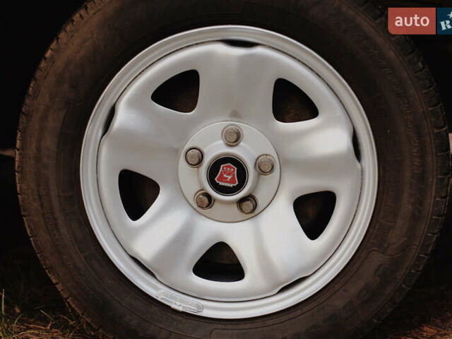 Серый ГАЗ 31105 Волга, объемом двигателя 2.43 л и пробегом 56 тыс. км за 6000 $, фото 7 на Automoto.ua