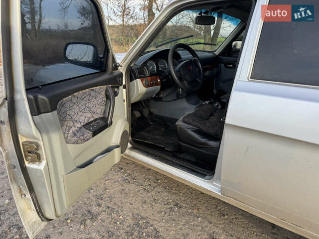 Серый ГАЗ 31105 Волга, объемом двигателя 2.43 л и пробегом 145 тыс. км за 6000 $, фото 6 на Automoto.ua