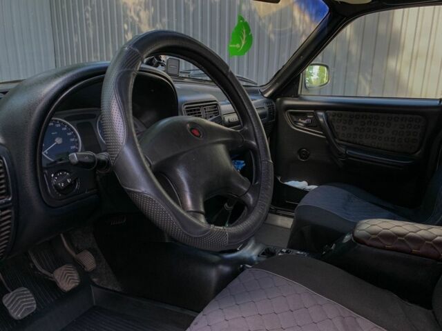 Сірий ГАЗ 31105 Волга, об'ємом двигуна 2.4 л та пробігом 300 тис. км за 1800 $, фото 4 на Automoto.ua