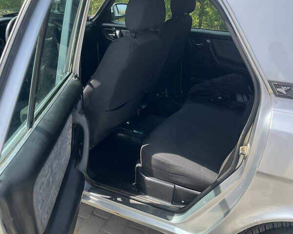 Сірий ГАЗ 31105 Волга, об'ємом двигуна 2.43 л та пробігом 271 тис. км за 900 $, фото 2 на Automoto.ua