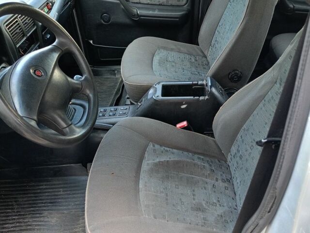 Серый ГАЗ 31105 Волга, объемом двигателя 2.3 л и пробегом 78 тыс. км за 555 $, фото 4 на Automoto.ua