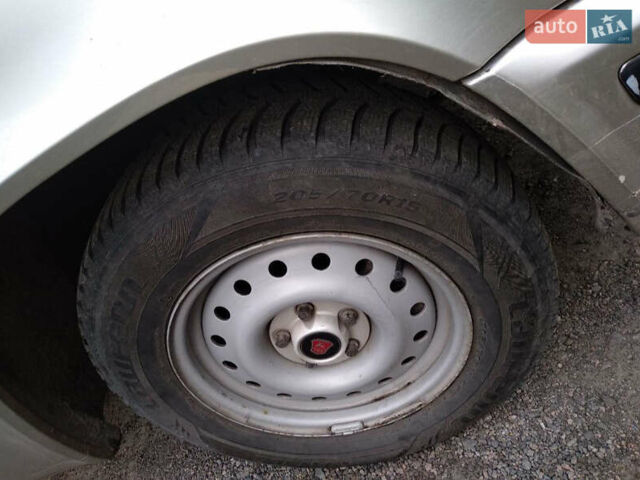 Серый ГАЗ 31105 Волга, объемом двигателя 2.3 л и пробегом 143 тыс. км за 1900 $, фото 7 на Automoto.ua