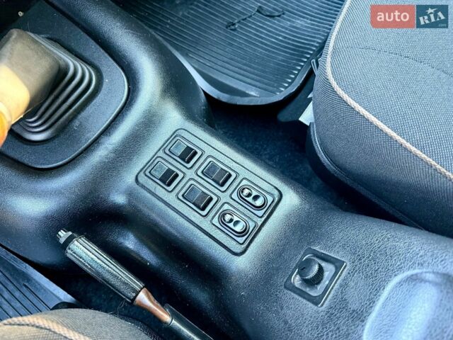 Сірий ГАЗ 31105 Волга, об'ємом двигуна 2.3 л та пробігом 91 тис. км за 1600 $, фото 33 на Automoto.ua