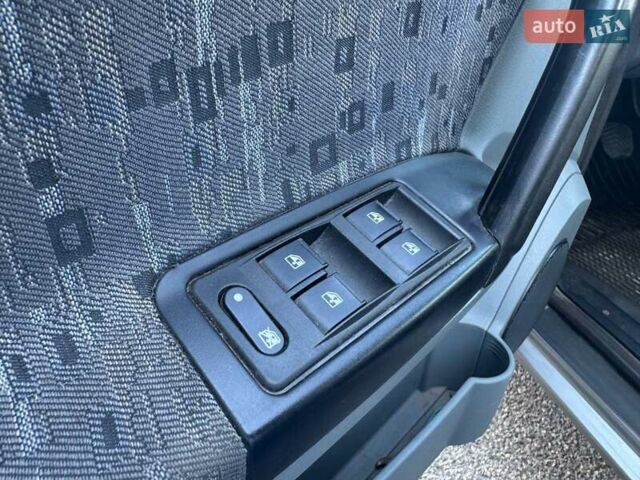 Серый ГАЗ 31105 Волга, объемом двигателя 2.29 л и пробегом 48 тыс. км за 2990 $, фото 15 на Automoto.ua