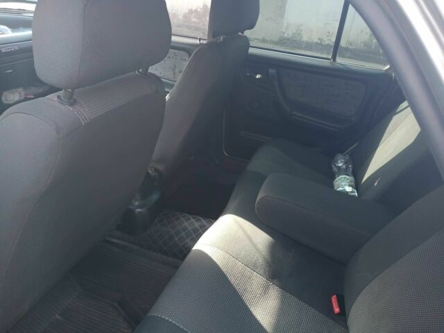 Сірий ГАЗ 31105 Волга, об'ємом двигуна 2 л та пробігом 160 тис. км за 2500 $, фото 12 на Automoto.ua