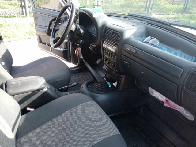 Сірий ГАЗ 31105 Волга, об'ємом двигуна 2 л та пробігом 160 тис. км за 2500 $, фото 15 на Automoto.ua