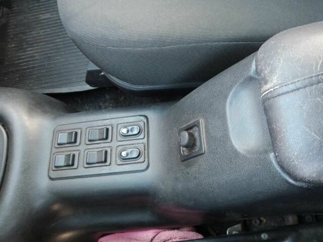 Сірий ГАЗ 31105 Волга, об'ємом двигуна 2 л та пробігом 160 тис. км за 2500 $, фото 20 на Automoto.ua