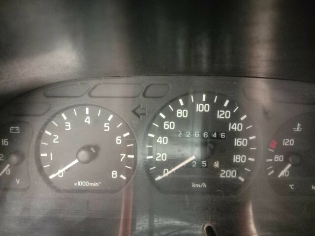 Синий ГАЗ 31105 Волга, объемом двигателя 2.3 л и пробегом 227 тыс. км за 2200 $, фото 4 на Automoto.ua