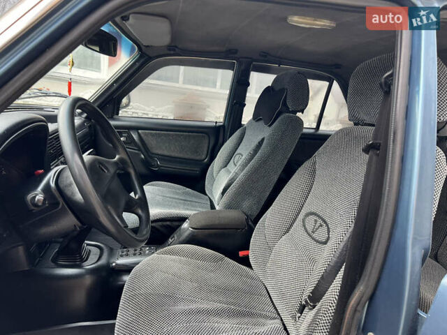 Синій ГАЗ 31105 Волга, об'ємом двигуна 2.29 л та пробігом 140 тис. км за 1670 $, фото 31 на Automoto.ua