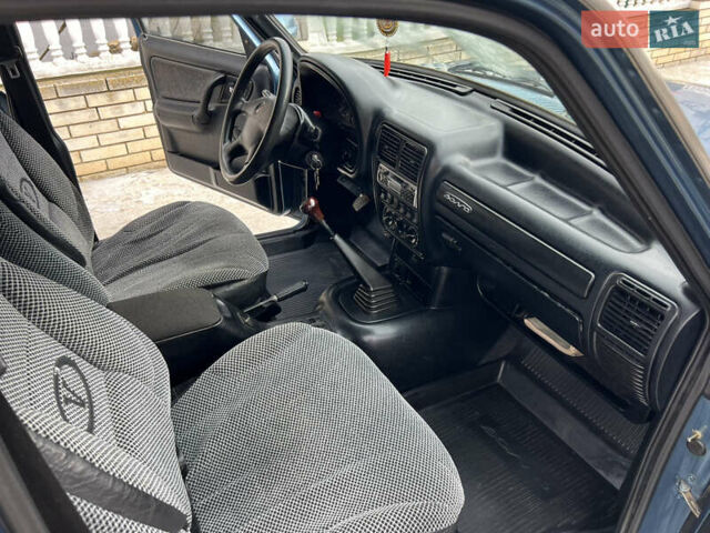 Синій ГАЗ 31105 Волга, об'ємом двигуна 2.29 л та пробігом 140 тис. км за 1670 $, фото 37 на Automoto.ua