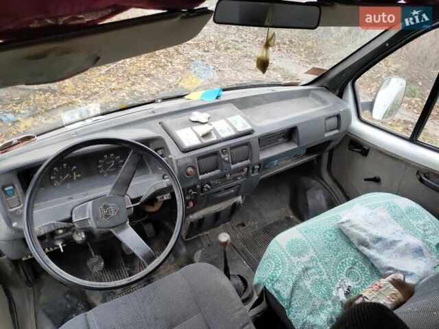 ГАЗ 3221 Газель 2002 у Вінниці на Automoto.ua Білий ГАЗ 3221 Газель, об'ємом двигуна 2.5 л та пробігом 104 тис. км за 600 $, фото 17 на Automoto.ua