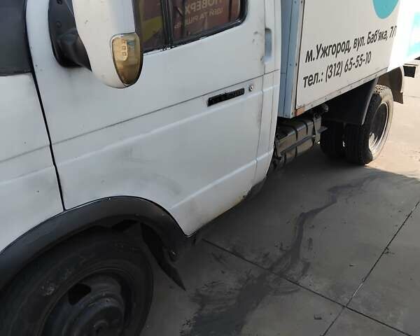 Белый ГАЗ 3221 Газель, объемом двигателя 2.5 л и пробегом 256 тыс. км за 2000 $, фото 1 на Automoto.ua