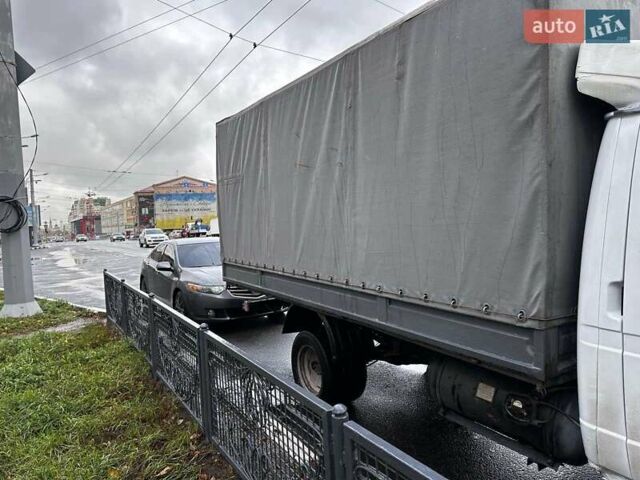 ГАЗ 3221 Газель 2011 у Харкові на Automoto.ua Білий ГАЗ 3221 Газель, об'ємом двигуна 2.89 л та пробігом 169 тис. км за 3800 $, фото 4 на Automoto.ua