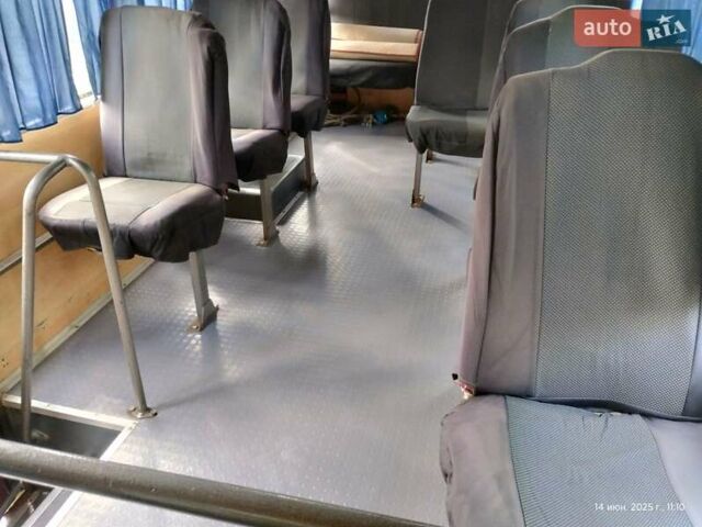 ГАЗ 3221 Газель 1998 в Краматорске на Automoto.ua Красный ГАЗ 3221 Газель, объемом двигателя 2.5 л и пробегом 5 тыс. км за 1574 $, фото 3 на Automoto.ua