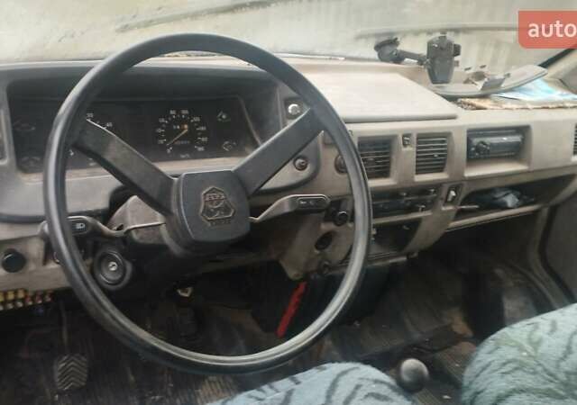 Красный ГАЗ 3221 Газель, объемом двигателя 2.4 л и пробегом 45 тыс. км за 800 $, фото 6 на Automoto.ua