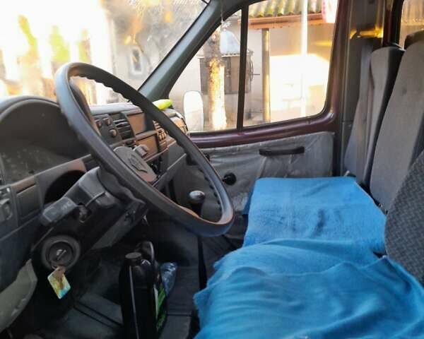 Красный ГАЗ 32213 Газель, объемом двигателя 2.3 л и пробегом 200 тыс. км за 2100 $, фото 4 на Automoto.ua