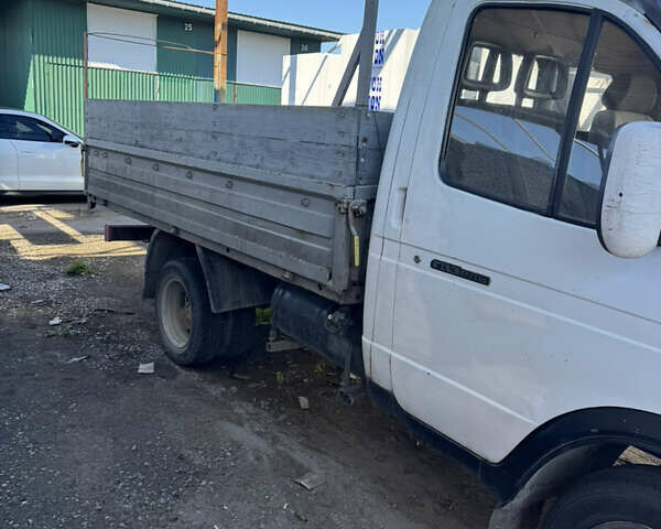 ГАЗ 3302 ГАЗель 2005 у Одесі на Automoto.ua Білий ГАЗ 3302 ГАЗель, об'ємом двигуна 2.4 л та пробігом 100 тис. км за 2200 $, фото 3 на Automoto.ua