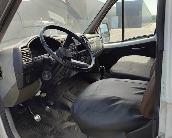 Білий ГАЗ 3302 ГАЗель, об'ємом двигуна 2.4 л та пробігом 300 тис. км за 2156 $, фото 4 на Automoto.ua