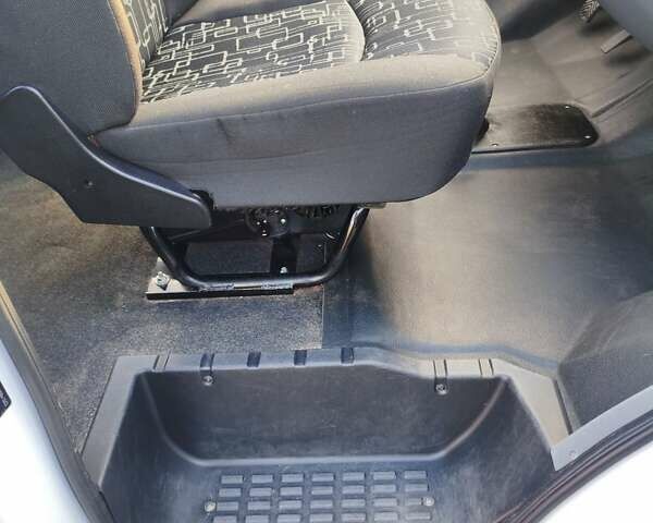 Белый ГАЗ 3302 ГАЗель, объемом двигателя 2.7 л и пробегом 13 тыс. км за 12999 $, фото 24 на Automoto.ua