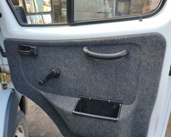 Белый ГАЗ 3302 ГАЗель, объемом двигателя 2.7 л и пробегом 13 тыс. км за 12999 $, фото 16 на Automoto.ua