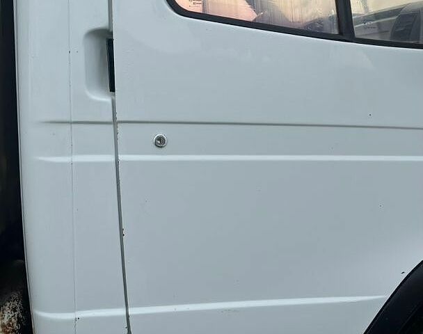 Белый ГАЗ 3302 ГАЗель, объемом двигателя 2.5 л и пробегом 400 тыс. км за 2200 $, фото 2 на Automoto.ua