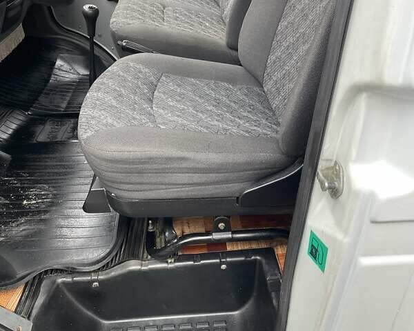 Белый ГАЗ 3302 ГАЗель, объемом двигателя 2.9 л и пробегом 75 тыс. км за 4700 $, фото 8 на Automoto.ua