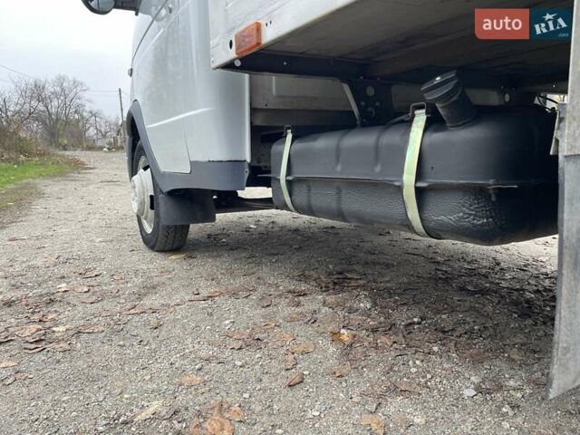 Белый ГАЗ 3302 ГАЗель, объемом двигателя 2.9 л и пробегом 75 тыс. км за 4700 $, фото 2 на Automoto.ua