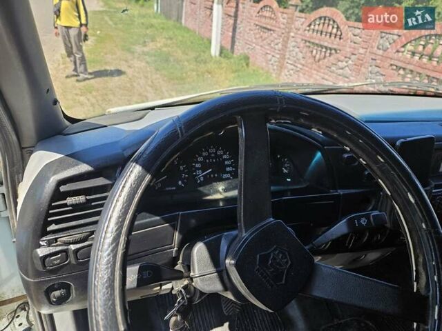 Белый ГАЗ 3302 ГАЗель, объемом двигателя 2.3 л и пробегом 182 тыс. км за 2000 $, фото 6 на Automoto.ua