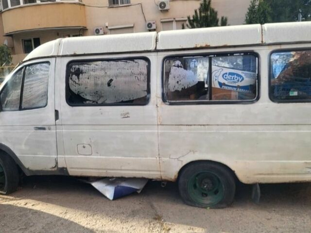 ГАЗ 3302 ГАЗель 2000 у Одесі на Automoto.ua Білий ГАЗ 3302 ГАЗель, об'ємом двигуна 2.4 л та пробігом 111 тис. км за 600 $, фото 2 на Automoto.ua