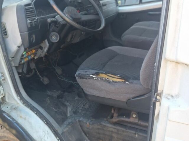 Белый ГАЗ 3302 ГАЗель, объемом двигателя 2.5 л и пробегом 150 тыс. км за 3800 $, фото 4 на Automoto.ua