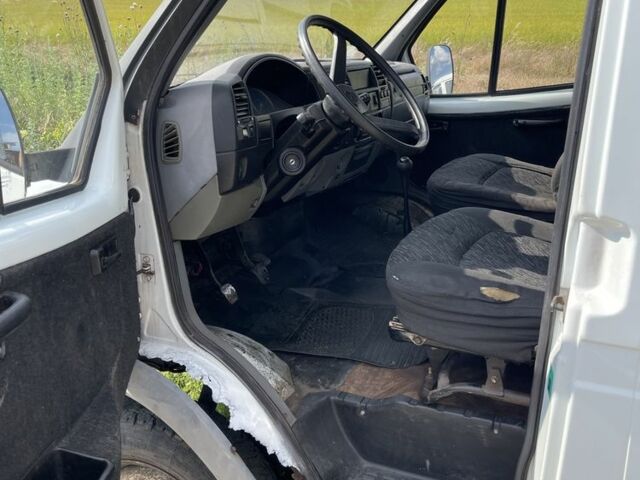 Белый ГАЗ 3302 ГАЗель, объемом двигателя 0 л и пробегом 260 тыс. км за 999 $, фото 5 на Automoto.ua