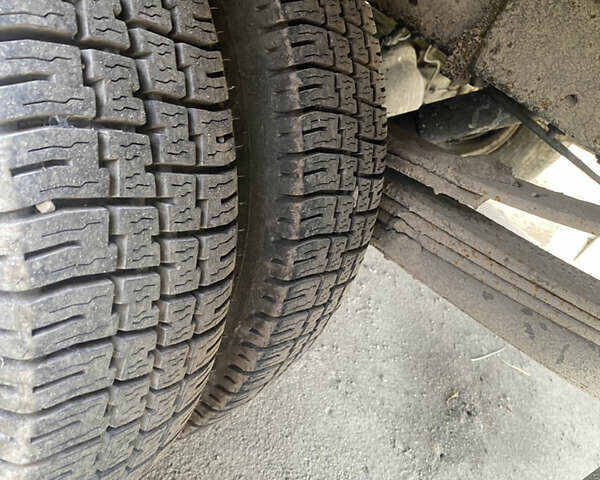 ГАЗ 3302 ГАЗель 2003 у Залещиках на Automoto.ua Білий ГАЗ 3302 ГАЗель, об'ємом двигуна 0 л та пробігом 160 тис. км за 1800 $, фото 4 на Automoto.ua