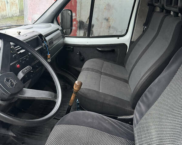 Белый ГАЗ 3302 ГАЗель, объемом двигателя 2.46 л и пробегом 236 тыс. км за 5500 $, фото 12 на Automoto.ua