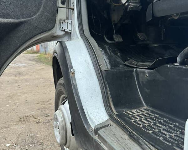 Белый ГАЗ 3302 ГАЗель, объемом двигателя 2.46 л и пробегом 236 тыс. км за 5500 $, фото 14 на Automoto.ua