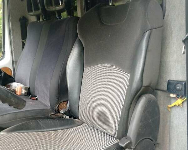 ГАЗ 3302 ГАЗель 2005 в Чемеровцах на Automoto.ua Белый ГАЗ 3302 ГАЗель, объемом двигателя 2.89 л и пробегом 374 тыс. км за 4000 $, фото 10 на Automoto.ua