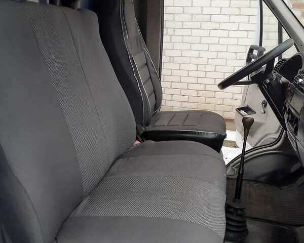 Белый ГАЗ 3302 ГАЗель, объемом двигателя 2.89 л и пробегом 60 тыс. км за 3500 $, фото 5 на Automoto.ua