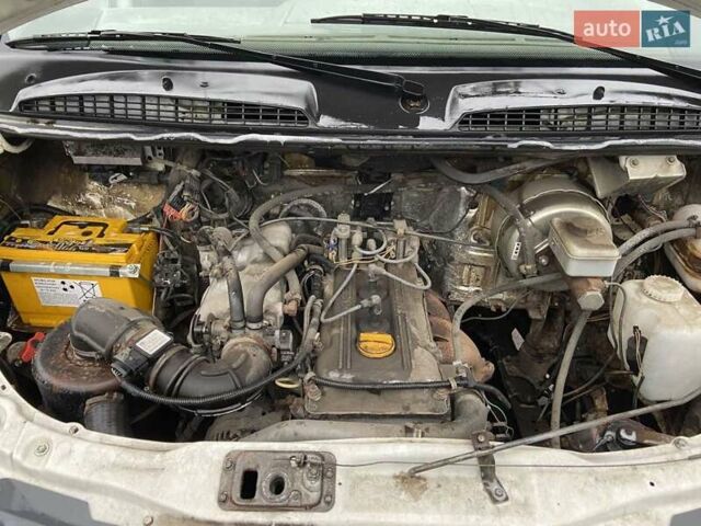 Белый ГАЗ 3302 ГАЗель, объемом двигателя 2.46 л и пробегом 380 тыс. км за 3700 $, фото 6 на Automoto.ua