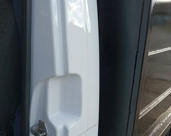 ГАЗ 3302 ГАЗель 2007 у Никополе на Automoto.ua Білий ГАЗ 3302 ГАЗель, об'ємом двигуна 2.46 л та пробігом 200 тис. км за 4200 $, фото 42 на Automoto.ua